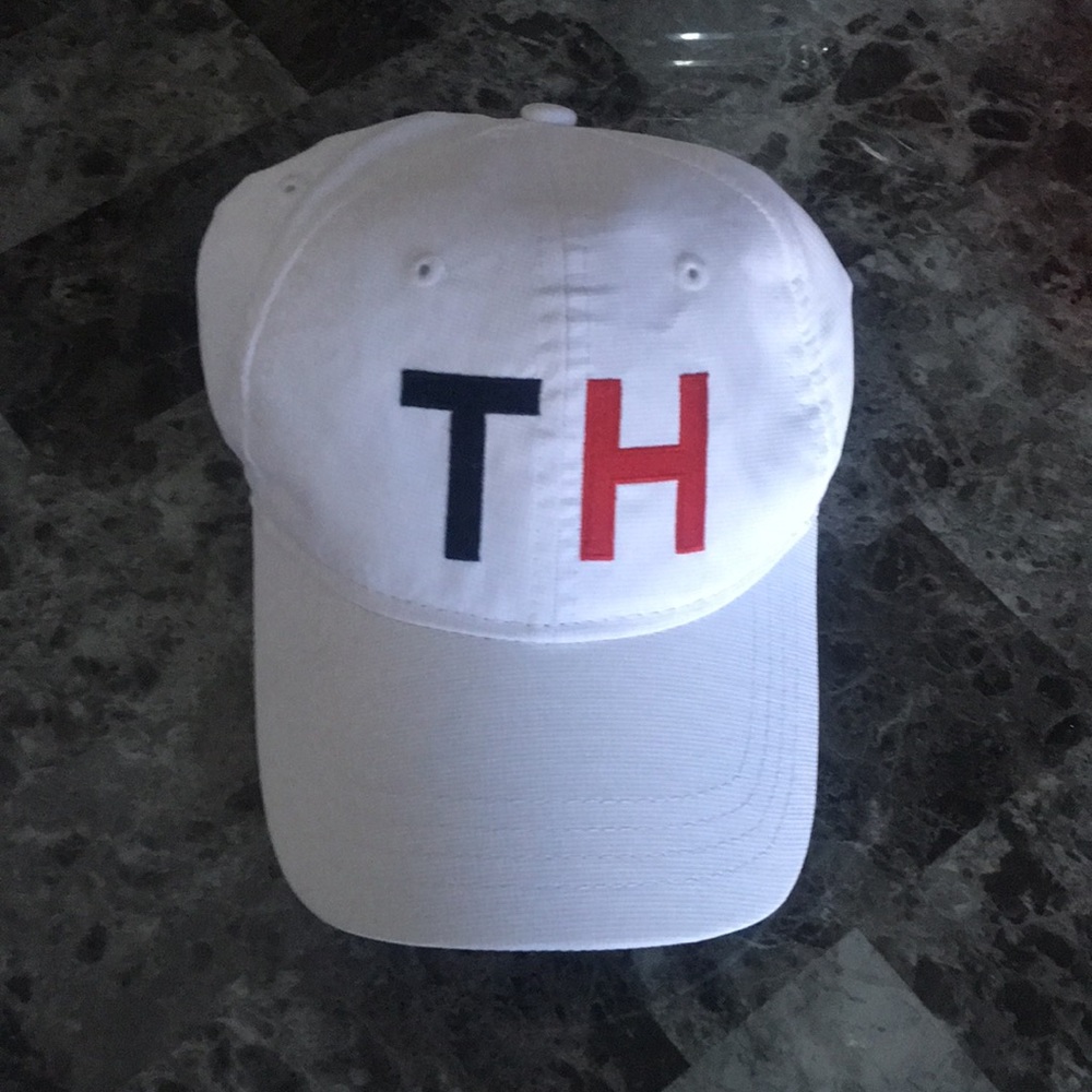 Tommy Hilfiger hat